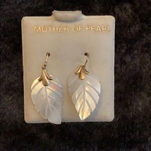 Mother of pearl feather earrings